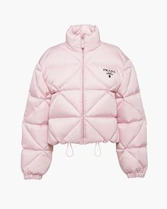 Opaline Re-Nylon Gabardine cropped down jacket | Prada Quoi Porter, Prada Logo, Winter Stil, Puffy Jacket, Mode Vintage, Quilted Jacket, Puffer Jacket