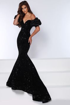 Looking for a dress that will make you shine on your next special occasion? Look no further than the Johnathan Kayne 2641. This beautiful dress is made from sequin stretch velvet, with a stretch lining and taffeta skirt for a figure-flattering look. Whether you're attending a wedding or hitting the dance floor, you'll be sure to turn heads in this stunning dress. Johnathan Kayne, Mnm Couture, Jasz Couture, One And Done, Taffeta Skirt, Plastic Dress, Mermaid Evening Gown, Trumpet Dress, Light Up The Night