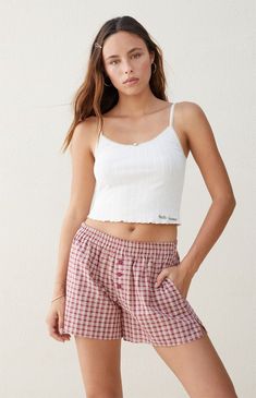 Plaid Boxer Shorts, Boxer Shorts Outfit, Boxer Shorts For Women, Plaid Boxers, 2000s Fashion Outfits, T Shirt Costumes, Cute Everyday Outfits, 2000s Fashion, Boxer Shorts