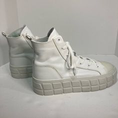 Zara Nwot Sneakers Leather Platform Lace Up Size 40 Zara White, Zara Shoes, Clothing Ideas, Leather Sneakers, Womens Shoes Sneakers, High Top, Top Sneakers, High Tops, High Top Sneakers