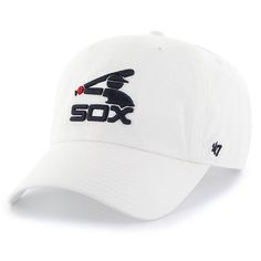 a white hat with the word sox on it