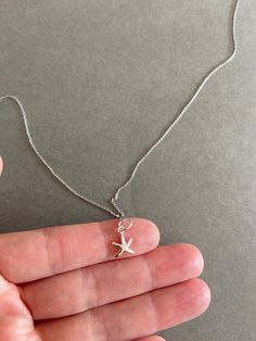 Silver Tiny Mini Starfish Necklace - Sterling Silver  [NS1004] ★ Quantity: One  ★ Color : Silver  ★ Materials : Sterling Silver ★ Size : Starfish : 8mm ★ Chain Length : 16 inches  ★ Suitable for delicate and sensitive skin. ★ Comes in a jewelry box. If you need extra boxes for gifting....just let us know! Cute Silver Jewelry, Silver Jewlery, Silver Necklace Simple, Starfish Necklace, Funky Jewelry, Jewelry Lookbook, Cute Necklace, Silver Accessories, Jewelry Inspo