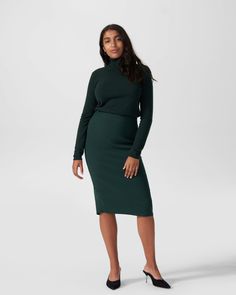 Lynn Luxe Twill Pencil Skirt - Forest Green | Universal Standard Fitted Midi Pencil Skirt For Fall, Workwear Bodycon Midi Skirt, Relaxed Fit Pencil Skirt For Workwear In Fall, Workwear Midi Pencil Skirt, Fitted Midi-length Pencil Skirt For Business Casual, Fitted Midi Length Pencil Skirt For Business Casual, Pencil Skirt With Lined Skirt For Workwear In Fall, Lined Pencil Skirt For Workwear In Fall, Chic Elastane Pencil Skirt For Work