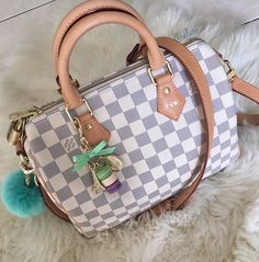 Lv Checkered Bag, Checkered Bag, Louis Vuttion, Material Gworl, Purse Aesthetic, Fancy Purses, Girly Tingz, Pretty Purses, Louis Bag