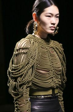 Rope Texture, Texture Fashion, Macrame Clothes, Macrame Dress, Creation Couture, Knitwear Fashion, Mode Inspiration, Fashion Details, Costume Design