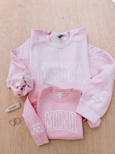 ITEM DESCRIPTION • MaterialWomen: 50% Cotton /50% PolyesterGirls: 60% Cotton /40% Polyester• Fit type: Our sweatshirts fit true to size. But if you're someone who likes to keep it casual and relaxed, we recommend you go up one size from your usual size to get that perfect oversized look.• No zipper, no pockets• Handmade with care and affection• Women's Sweatshirt: Gildan, Kids: Rabbit Skins Toddler crewneck unisex sweatshirt Here's a helpful care tip for your sweatshirts:Machine wash inside-out Mother Daughter Hoodies, Basic Pink T-shirt For Fall, Mama Mini Sweatshirt, Matching Spring Loungewear Tops, Cute Ribbed Cuffs Tops For Loungewear, Cute Tops For Loungewear With Ribbed Cuffs, Cute Loungewear Tops With Ribbed Cuffs, Cute Tops With Ribbed Cuffs For Loungewear, Cute Relaxed Fit Tops With Ribbed Cuffs