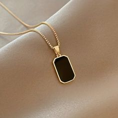 18k Gold Black Square Shell Pendant Metal Finish: 18k Yellow Gold Plated Metal Material: Stainless Steel Length: 15.75 Inches + 1.97 Inch Extender *Lead And Nickel Free* *Anti-Tarnish* قلادات متدلية, Metal Choker Necklace, Vintage Wedding Jewelry, Metal Choker, Opal Pendant Necklace, Party Necklace, Wedding Party Jewelry, Chain Fashion, Trendy Necklaces