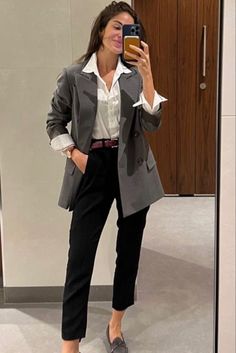 Corporate Attire Women, Chique Outfit, Casual Work Outfits Women, Look Office, Business Attire Women