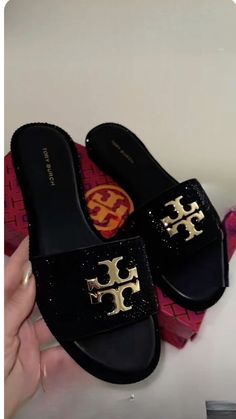 Gold Sandals Outfit Black Women, Black Tory Burch Sandals Outfit, Tory Burch Sandals Outfit, Tory Burch Sandals Black, Black Tory Burch Sandals, Tory Burch Slippers, Tory Burch Black Sandals, Tory Burch Slides, Classy Sandals