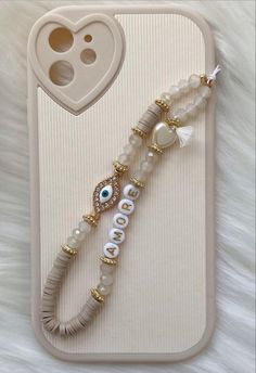 Handmade Jewelry 2023, Phone Bracelet Diy, Diy Beaded Phone Strap, Phonestrap Ideas, Bracelet Telephone, Phone Straps Beads Ideas, Phone Charms Beads, Phone Bracelet, Kalung Manik-manik