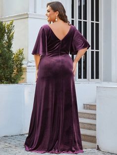 Featuring a double V neckline and ruffles sleeves, this stylish plus size velvet maxi evening dress is your perfect choice for the first event in Fall! Find top quality velvet v neck evening dress for curvy women from Ever Pretty. Fit: Please refer to Size Chart. Closure: It is Concealed Zipper Up The Back. Undergarments: It is Not Padded, with Lining. Fabric: The garment comprises velvet. Stretch: Fabric is Low Stretch. Plus Formal Dresses, Party Dress With Sleeves, Ruffles Sleeves, Party Dresses With Sleeves, Purple Evening Dress, Velvet Evening Dress, Maxi Evening Dress, Velvet Party Dress, Velvet Bridesmaid Dresses