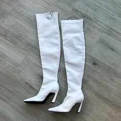 Brand New Size 40 Fitted Synthetic Summer Boots, Chic Pointed Toe Synthetic Boots, Chic Synthetic Pointed Toe Boots, Synthetic Pointed Toe Boots For Spring, Chic Summer Boots In Synthetic Material, White Synthetic Boots For Formal Occasions, Chic Summer Synthetic Boots, Chic Synthetic Summer Boots, Elegant Synthetic Summer Boots