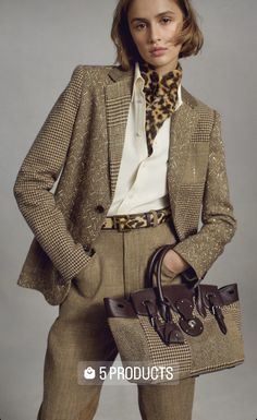 Ralph Lauren Tweed, Feminine Universe, Giacca In Tweed, Pre Fall 2023, Ralph Lauren Fall, Ralph Lauren Style, Patchwork Jacket, Ralph Lauren Collection, Sport Chic