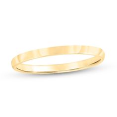 a plain yellow gold wedding band