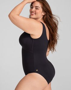 Honeylove's LiftWear Tank Bodysuit is powerful and versatile. This Bodysuit features 360° bonded compression to sculpt your midsection, underwire-free bust support so you can ditch your bra, and wide straps that won't dig in. This garment features an adjustable gusset that anchors the garment to ensure it always stays tucked in. Wear as an undergarment or a stylish top. Honeylove, Tank Bodysuit for Women in Vamp (Black), Size: XL Wedding Bra, Shapewear Tops, Cami Bodysuit, Tank Bodysuit, Stylish Top, Skirt Belt, Top Tank, Weekend Outfit, Plus Size Top