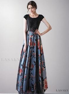 Lasaky - Elegant and Sophisticated Evening Gown for Formal Events - Fashionable Long Dress for Corporate Hosts with a Flattering Princess Cut Dresses For Formal Events, Fashionable Hostess, Hostess Dresses, Cozy Sweater Dress, Mermaid Evening Gown, Maxi Dresses Fall, Evening Gowns Elegant, Long Evening Gowns, Sophisticated Dress