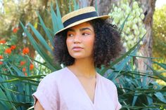 Shallow Straw Boater Hat vivien - Etsy Spring Boater Hat With Flat Brim, Casual Woven Brimmed Boater Hat, Woven Toquilla Straw Boater Hat With Flat Brim, Flat Brim Straw Boater Hat For Spring, Spring Straw Boater Hat With Flat Brim, Straw Boater Hat With Flat Brim For Spring, Natural Straw Sun Hat With Flat Crown, Spring Straw Boater Hat With Short Brim, Straw Boater Hat With Short Brim For Spring