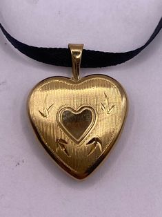 Vintage Heart Charm Choker Jewelry, Vintage Heart Charm Choker, Adjustable Gold Double Heart Necklace, Adjustable Double Heart Gold Necklace, Vintage Adjustable Heart Pendant Necklace, Vintage Choker Jewelry For Valentine's Day, Adjustable Gold Heart Necklace, Adjustable Heart Choker Necklace Gift, Adjustable Heart Choker Necklace For Gift