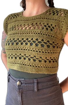 Cotton Cropped Fitted Sweater, Fitted Cotton Cropped Sweater, Casual Green Crochet Knit Top, Green Open Knit Tops, Green Stretch Crew Neck Crop Top, Casual Green Open Knit Crochet Top, Green Casual Crochet Top With Crew Neck, Casual Green Crochet Top With Open Knit, Knit Crop Top With Open Knit And Crew Neck