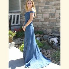 Denim Beaded Corset Wedding Dress with Train, Size 8 and 10 | eBay Blue Jean Wedding, Dress With Removable Train, Denim Wedding Dresses, Denim Corset Dress, White Bridal Shower Dress, Mode Country, Western Dresses For Girl, Western Weddings, Beaded Corset