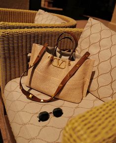 Size: 25cm*18cm*12cm OR 35cm*25cm*17cm It comes with Dust box, Care manual, Tag, and Paper bag. High-end Beige Satchel With Large Capacity, Beige Light Luxury Shoulder Bag For Shopping, High-end Large Capacity Beige Satchel, Light Luxury Beige Shoulder Bag For Shopping, Designer Straw Bag With Double Handle For Daily Use, Designer Double Handle Straw Bag For Daily Use, Designer Beige Box Bag With Leather Handles, Designer Straw Tote Bag For Daily Use, Designer Straw Tote Bag With Handles