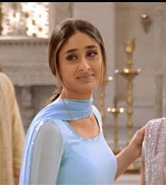 Kareena 90s, Bole Chudiyan Kareena Outfit, Karina Kapoor 90s, Kareena Kapoor 90s, Katrina Kaif Outfits, Karina Kapoor, Glamour Clothing, 90s Bollywood Fashion