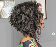 Kręcony Bob, Curly Inverted Bob, Short Curly Bob Hairstyles, Κούρεμα Bob, Inverted Bob Hairstyles, Bob Haircut Curly, Curly Hair Photos, Short Curly Haircuts, Haircuts For Curly Hair