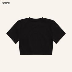 - Design: SMFK classic series——Hug series. A high-elastic slim sports tee, with high-elastic cotton, can be more comfortable and more stable in structure. An embroidered COMPASS cross logo on the chest. - Care: Professional care and cleaning needed Size Chart (in cm) Shoulder Chest Length XS 32 74 32 S 33 78 34 M 34 82 36 L 35 86 38 Materials: 92% Cotton, 8% Spandex Solid Cropped T-shirt For Streetwear, Fitted Black Athleisure T-shirt, Sporty Graphic Print Tops, Black Cotton Sportswear T-shirt, Basic Cotton Sports Top, Black Crew Neck Sporty T-shirt, Fitted Graphic Print T-shirt For Sportswear, Fitted Graphic Print Sportswear T-shirt, Sporty Solid Cotton T-shirt