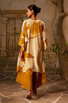 Yellow asymmetric hem kurta with bird print and lace, thread, sequins, tassels embroidered detailing. Paired with solid embroidered asymmetric flared pant. - Aza Fashions Basil Leaf, Bat Wings, Asymmetric Hem, Bird Prints, Aza Fashion, Pants For Women, V Neck, Yellow, Lace