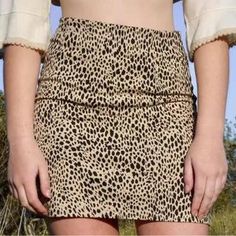 Never Worn, Perfect Condition Leopard Print Stretch Mini Skirt, Trendy High Waist Leopard Print Skirt, Casual Leopard Print Skirt For Day Out, High Waist Leopard Print Skirt For Fall, Fitted Leopard Print Skirt, Casual Leopard Print Skirt For Fall, Casual Leopard Print Mini Bottoms, Fitted Leopard Print Skirt For Summer, High Waist Stretch Leopard Print Skirt