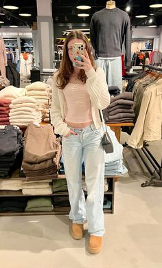 Winter outfit inspo, baggy jeans outfit inspo, cardigan outfits, ugg outfits #inspo #fashion #style #aesthetic #pink #coquette #winter #fall #outfit #ootd #fit #uggs Ugg Outfit Coquette, Creme Cardigan Outfit, Coquette Jeans Outfit, Cute Outfits With Uggs, Coquette Outfit Winter, Coquette Winter Outfits, Winter Outfits Uggs, Blue Jeans Outfit Winter, Winter Outfits Coquette