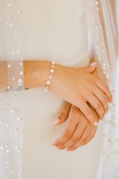 These stunning bracelets will add the perfect touch of sparkle and elegance to your wedding or special event outfit! Made with high quality materials and CZ stone, they will be sure to impress in person and in photographs. ... i n f o  +  d e t a i l s ... Made of AAA quality Cubic Zirconia stones and faux pearl Available in Rose Gold, and Silver plated metal Approx 17 cm length +5 cm extension Approx 1cm tall stones .... p l e a s e . n o t e ... As our items are handmade, there may be slight v Special Event Outfit, Bridesmaid Bracelet Gift, Bride Bracelet, Pearl Bride, Bridal Statement Earrings, Pearl Bracelet Wedding, Gold Earrings Wedding, Bridal Earrings Drop, Bracelet Pearl