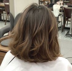 Haircut Ideas Medium Length Straight, Mis Length Haircut Layers, Cute Medium Length Hairstyles With Bangs, Beautiful Hair Cuts, Hair Inspo Shoulder Length, Haircuts For Asian Women, Shoulder Length Hair Straight, Shoulder Length Haircut Ideas, Haircut Ideas Shoulder Length