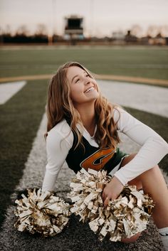 Cheer Photo Poses, Cheer Photoshoot, Cheer Picture Ideas, Cheerleading Picture Poses, Cheer Photo