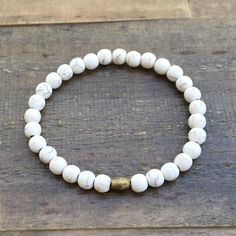 #Howlite #Calm #Bracelet Crystal Gardens, Howlite Bracelet, Oil Diffuser Bracelet, Diy Jewelry Inspiration, Beach Bracelets, Stones Jewelry, African Trade Beads, Crystal Healing Bracelets, Chakra Jewelry