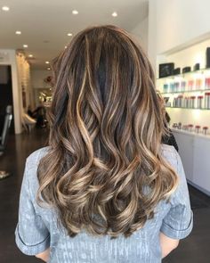 49 Stunning Brown Hair with Highlights for 2021 Brown Hair Color Ideas 2023, Hair Color Ideas 2023, Light Brown Hair Color Ideas, Coffee Brown Hair, Light Brown Hair Color, Brown Hair Trends, The Best Hair Color, Dark Blonde Highlights, Brown Hair Color Ideas