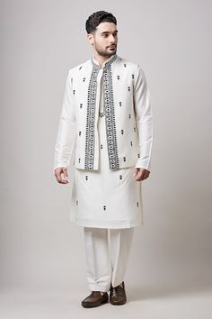 Ivory bundi with Mughal thread embroidery. Paired with an embroidered kurta and pant. - Aza Fashions Kurta Set Men, Kurta Set For Men, Men Kurta, Diana Penty, Sara Ali Khan, Madhuri Dixit, Luxury Sale, Thread Embroidery, Fashion App