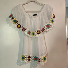 Fun And Flouncy Medium Top Off The Shoulders With Knit Colorful Design - Perfect Condition - Tag Fell Off But Never Worn White Crochet Top With Crochet Trim For Spring, White Crochet Top For Day Out, White Crochet Top With Short Sleeves For Summer, Casual White Tops With Crochet Trim, White Bohemian Crochet Top With Short Sleeves, Casual Multicolor Crochet Top, White Crochet Trim Summer Top, White Summer Crochet Top With Crochet Trim, White Crochet Blouse For Summer