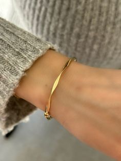 14K Solid Gold Size: 7" Width: 3mm Box catch with safety clasp Gold Bracelet Indian, Gold Bracelet Stack, Simple Gold Bangle, Plain Gold Bangles, خواتم خطوبة, Delicate Gold Bracelet, Solid Gold Bangle, Gold Bracelets Stacked, Gold Bracelet Simple