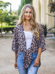 Leopard and more leopard, please! These oh-so-comfy kimonos are sure to become your favorite piece! Available in a few different colors, we're sure you'll find one you love! Try pairing this with jeans, skirts or even dresses to give yourself a whole new look! Size Small 0-4 Medium 6-8 Large 10-12 XL 14-16 Models are 5'5" Size 2/4 wearing small. Bohemian Leopard Print Top For Spring, Bohemian Leopard Print Spring Tops, Spring Bohemian Leopard Print Tops, Leopard Kimono, Maxi Skirt Dress, Early Spring Outfits, Current Fashion Trends, Petite Outfits, Knee Length Dresses