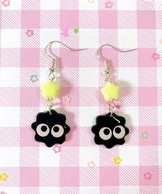 ♡ Introducing our handmade polymer clay earrings inspired by the adorable soot spirits from the beloved anime films! These charming earrings are the perfect way to show your love for the movie and add some whimsical flair to your phone.  ♡ Each charm is carefully crafted and painted by hand to ensure that it captures the essence of the soot spirits, with five different styles to choose from and your choice of gold or silver earring hooks! These earrings make a great gift for any Ghibli fan or an Totoro Clay Earrings, Soot Sprite Earrings, Anime Clay Earrings, Strange Earrings, Anime Inspired Jewelry, Ghibli Earrings, Clay Earrings Ideas, Earrings Anime, Earring Clay