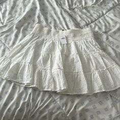 American Eagle White Skirt Size Large New With Tags White Frilly Skirt, High Waisted Floral Skirt, American Eagle Skirt, Frilly Skirt, Lime Green Shorts, Distressed Denim Skirt, Denim Skirt Women, Nike Tennis Dress, White Skirt