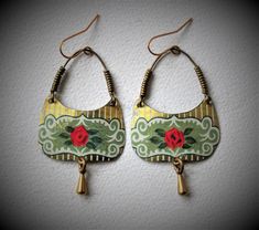 Earrings made from a vintage tin can Soup Can Earrings, Upcycled Tin Earrings, Upcycled Tin Jewelry, Homemade Earrings, Tin Earrings, Vintage Jewelry Repurposed, Recycled Tin, Tin Art, Handmade Glass Beads