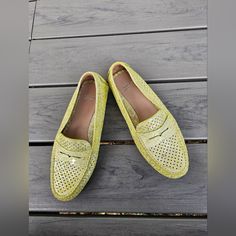 Johnson & Murphy Maggie Penny Loafers Shoes Lime, Women's Size 8m New Without Tags Or Box. Please See Pictures For More Details And Information. R5 Yellow Slip-on Loafers For Formal Occasions, Yellow Slip-on Summer Loafers, Green Slip-on Loafers, Multicolor Casual Slip-on Loafers, Medium Width Synthetic Slip-on Loafers, Loafers Shoes, See Pictures, Penny Loafers, R5