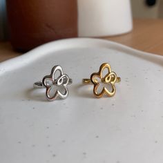 Beautiful Cartoon Flower Ring 18k Gold Plated Adjustable Beautiful Cartoon, Cartoon Flower, Flower Silhouette, Cartoon Flowers, Ring Flower, Flower Ring, Stackable Rings, Daisy Flower, Jewelry Rings