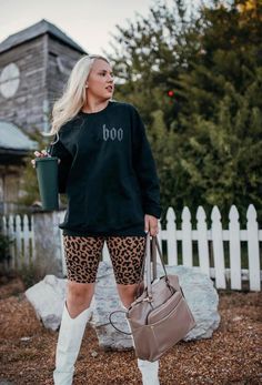 Boo Pullover Sweatshirt Angel Bag, Celine Luggage Bag, Pullover Sweatshirt, New Product, Final Sale, Crew Neck Sweatshirt, Dress Up, Relaxed Fit, Crew Neck