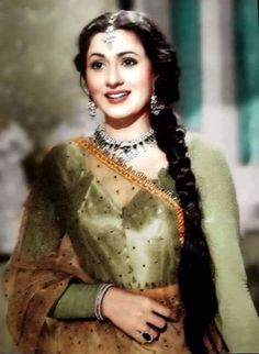 Madhubala Madhubala Actress, Madhu Bala, Bollywood Retro, Rajesh Khanna, Bollywood Pictures, Retro Bollywood, Eternal Beauty, 90s Bollywood, Vintage India