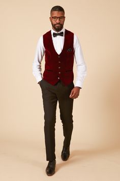 Get the look of Hollyoaks Owen Warner! Bring in a fresh colour to brighten up your eveningwear alternatives with this men's tailored wine velvet blazerIn a rich red tone of this velvet jacket is all the right sorts of opulent. Features Slim fit Single-breasted Notch lapel Single back vent Four button cuff Single button fastening Complimentary pocket square Functional inside and outside pockets Style Tip | Style with a simple white shirt & black tie for a refined black tie look Composition 100% P Owen Warner, Velvet Waistcoat, Waistcoat Men, Red Tone, Velvet Blazer, Short Legs, A Celebrity, Velvet Jacket, 3 Piece Suits