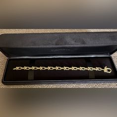 18k Yellow Gold Small Link Tiffany Hardwear Link Bracelet, 100% Authentic, Comes With Own Box, 100% Authentic, In Great Condition. Tiffany Hardwear, Jewelry Tiffany, Tiffany Co Jewelry, Gold Yellow, Bracelet Sizes, Tiffany & Co., Womens Jewelry Bracelets, Link Bracelets, The Box