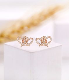 ✨View Other Earring Studs https://www.etsy.com/listing/1746542756 https://www.etsy.com/listing/1746543482 https://www.etsy.com/listing/1700900664 -----------Earring Studs Information----------- Item: Double Heart Earring Studs Metal: 10K/14K/18K Solid Gold ▲Stone: Moissanite Shape: Round Carat: approx 0.17 ct ▲Studs Weight: about 1.92 g ▲Stud Size: 13.3*9.4 mm -------------------------------------------- Service *Rush Order *Custom Order *Payment Plan *Engraving *Shipping Insurance *Lifetime War Elegant Rose Gold Heart Earrings With Cubic Zirconia, Cubic Zirconia Double Heart Earrings For Wedding, Double Heart Cubic Zirconia Earrings For Wedding, Elegant Earrings For Valentine's Day Anniversary Gift, Elegant Earrings For Anniversary, Valentine's Day Gift, Elegant Heart Shaped Earrings For Anniversary, Elegant Heart-shaped Earrings For Anniversary, Rose Gold Heart Cut Earrings For Wedding, Double Heart Earrings For Valentine's Day Wedding